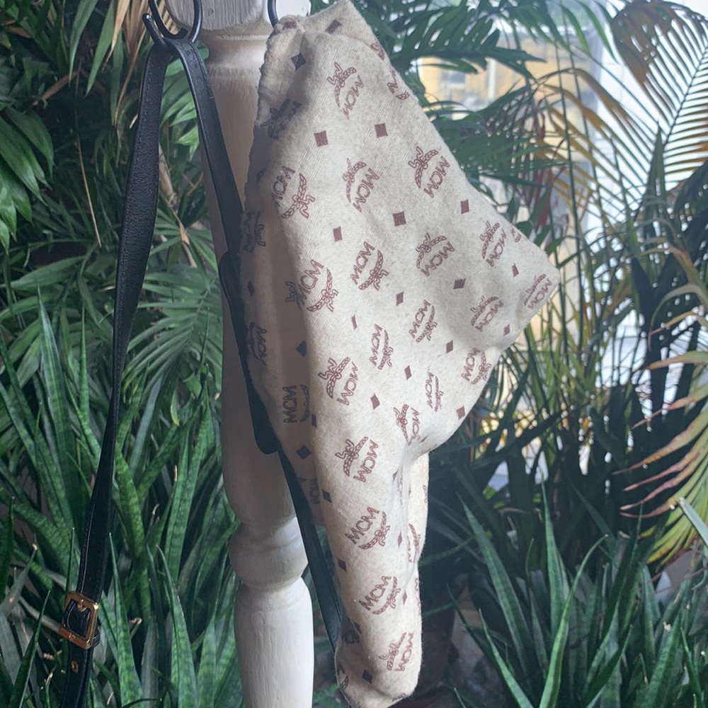VINTAGE BLACK MCM CROSSBODY BAG: for nights out and stylish brunches! - Picture 7 of 9